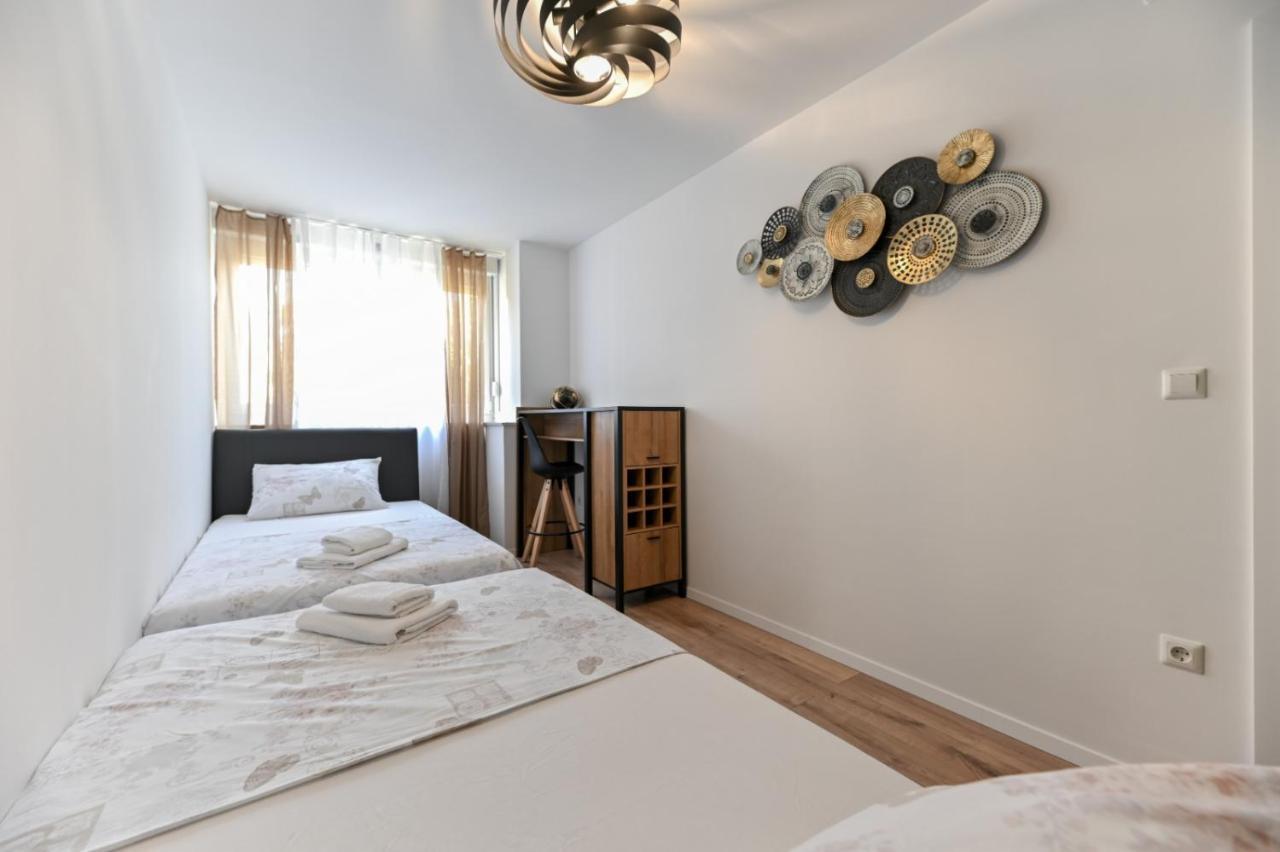 Newly Renovated Luce Appartement *